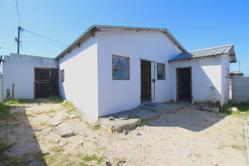 2 Bed House in Philippi photo number 2