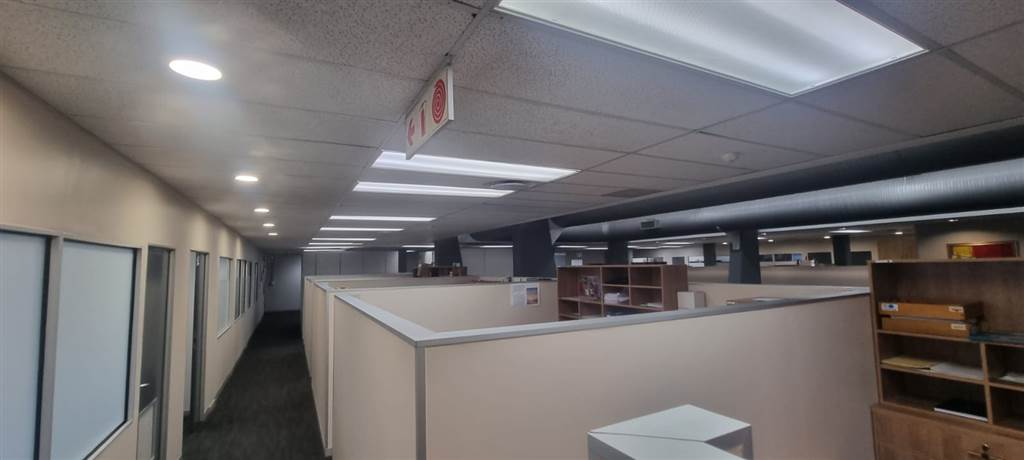 2036  m² Commercial space in Parow photo number 22