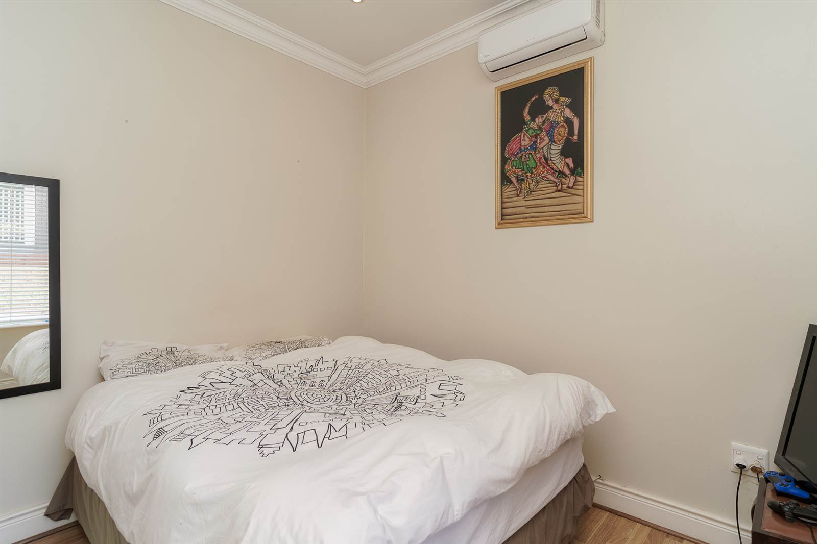 3 Bed Simplex in Kindlewood Estate photo number 20