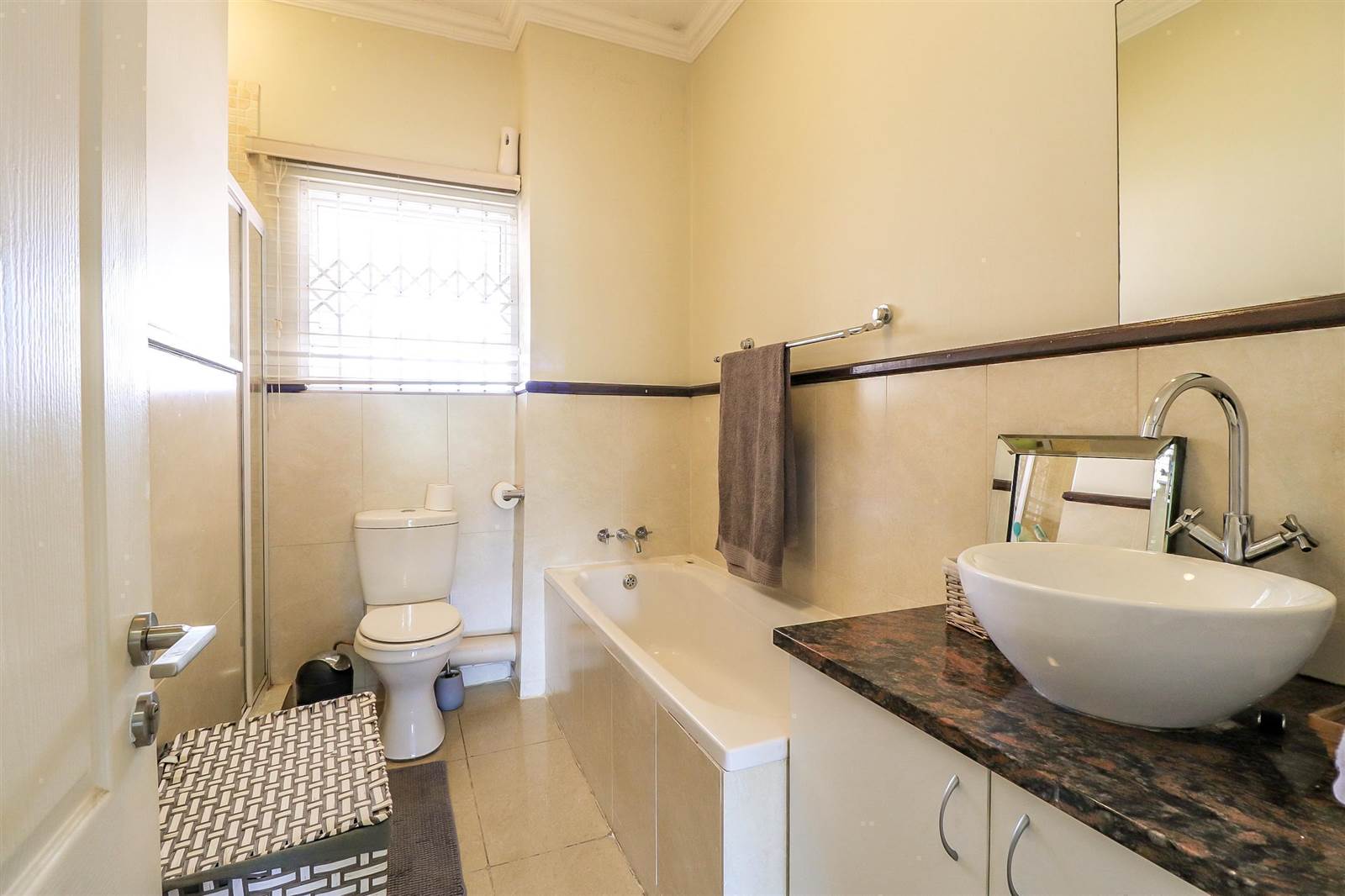 3 Bed Townhouse in Greenstone Hill photo number 9