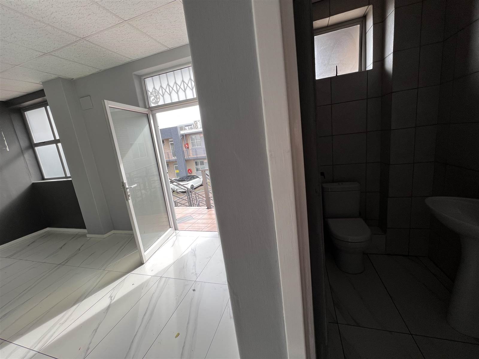 100  m² Commercial space in Milnerton photo number 8