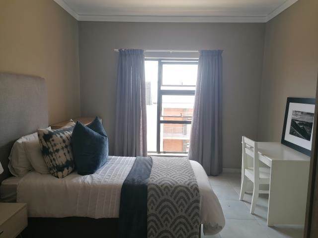 2 Bed Apartment in Hazeldean (Silverlakes Surroundings) photo number 10