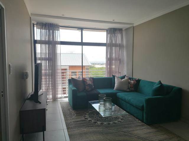 2 Bed Apartment in Hazeldean (Silverlakes Surroundings) photo number 13