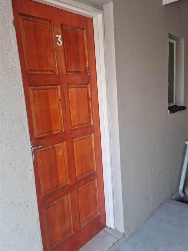 13 Bed House in Germiston South photo number 28