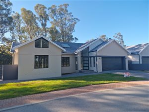 House in Wedgewood Golf Estate