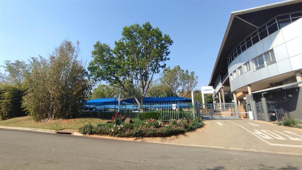 418  m² Commercial space in Modderfontein photo number 3