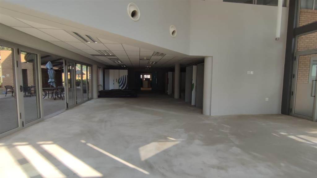 418  m² Commercial space in Modderfontein photo number 18