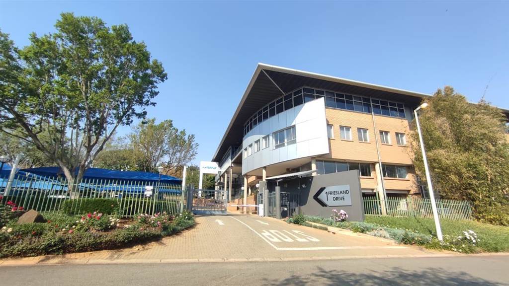 418  m² Commercial space in Modderfontein photo number 2