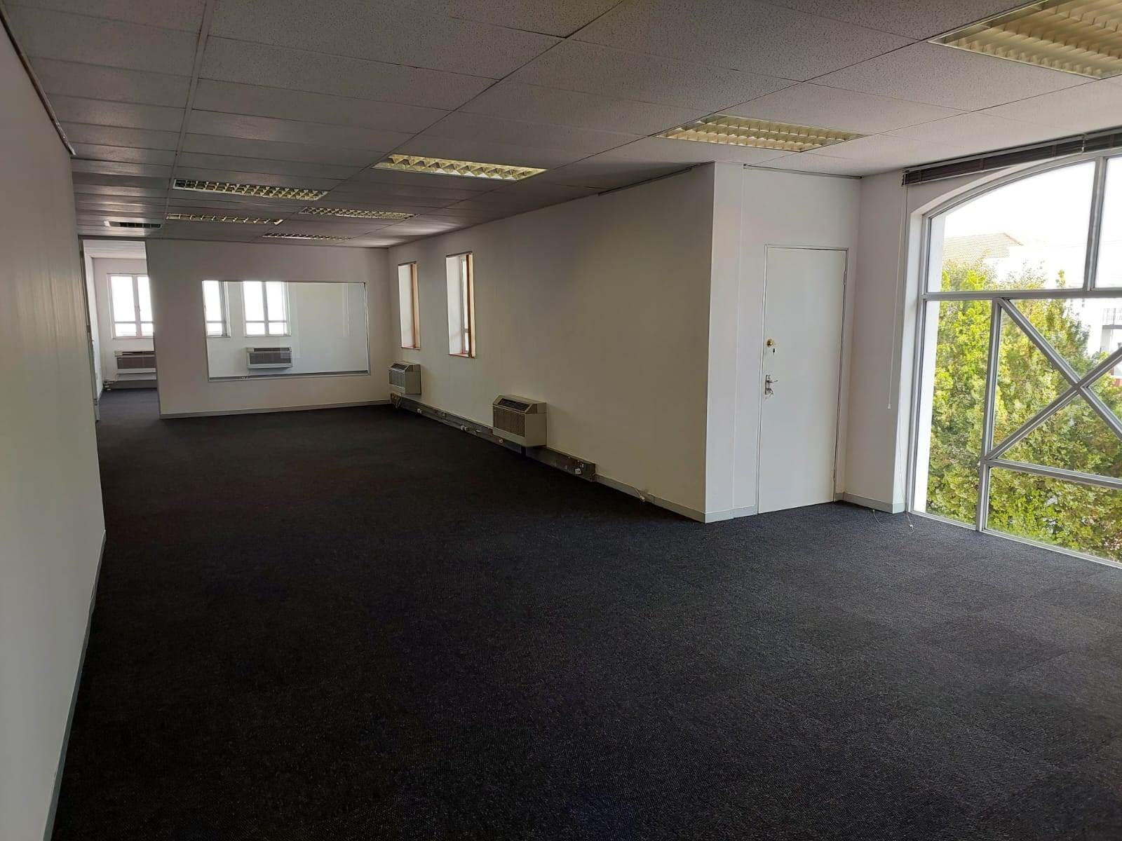 543.8  m² Commercial space in Bryanston photo number 4