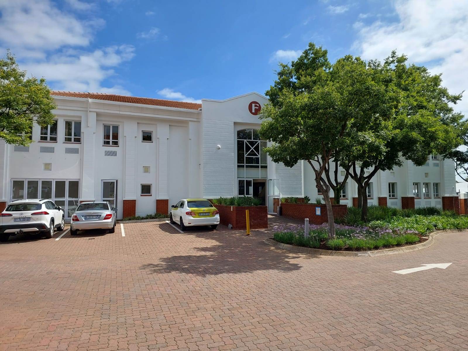 543.8  m² Commercial space in Bryanston photo number 1