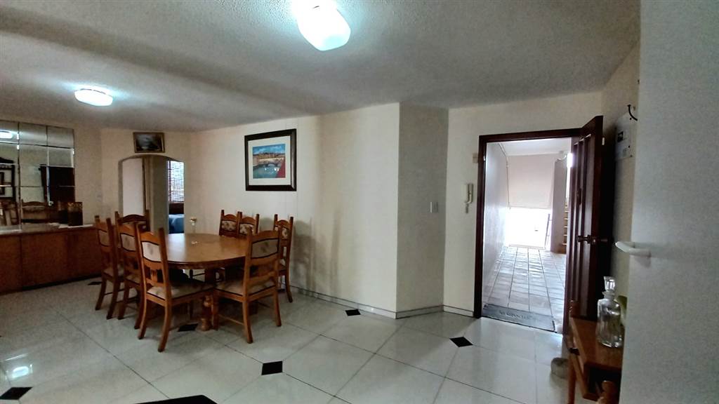 3 Bed Apartment in Manaba photo number 5