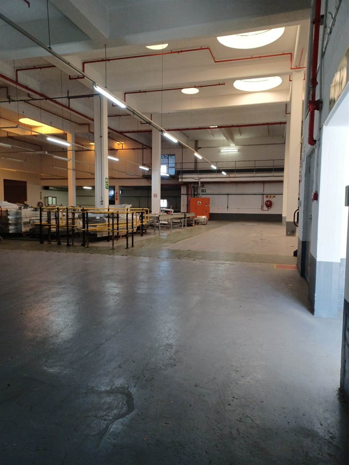 87000  m² Industrial space in Bellville Central photo number 5