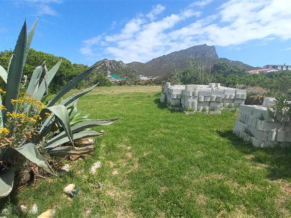 1151 m² Land available in Pringle Bay