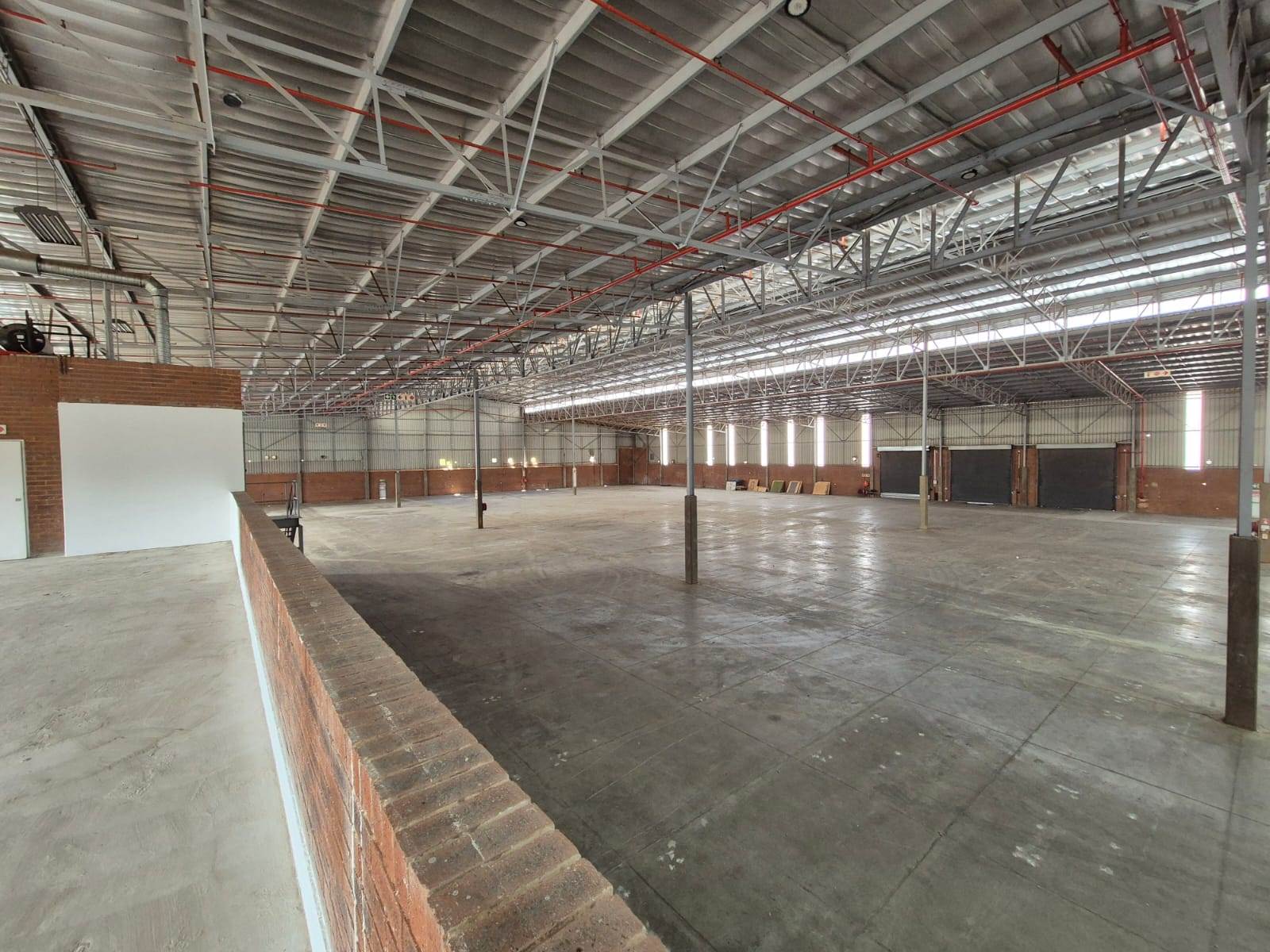 9962  m² Industrial space in Pomona photo number 4