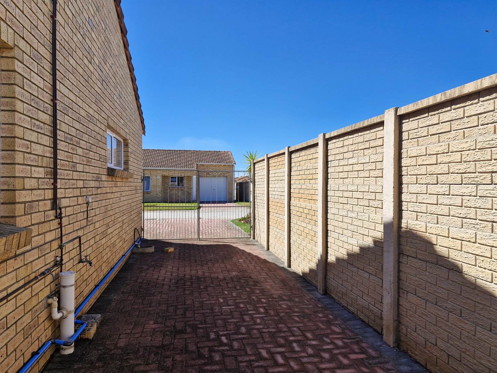 3 Bed Townhouse in Parsons Vlei photo number 24