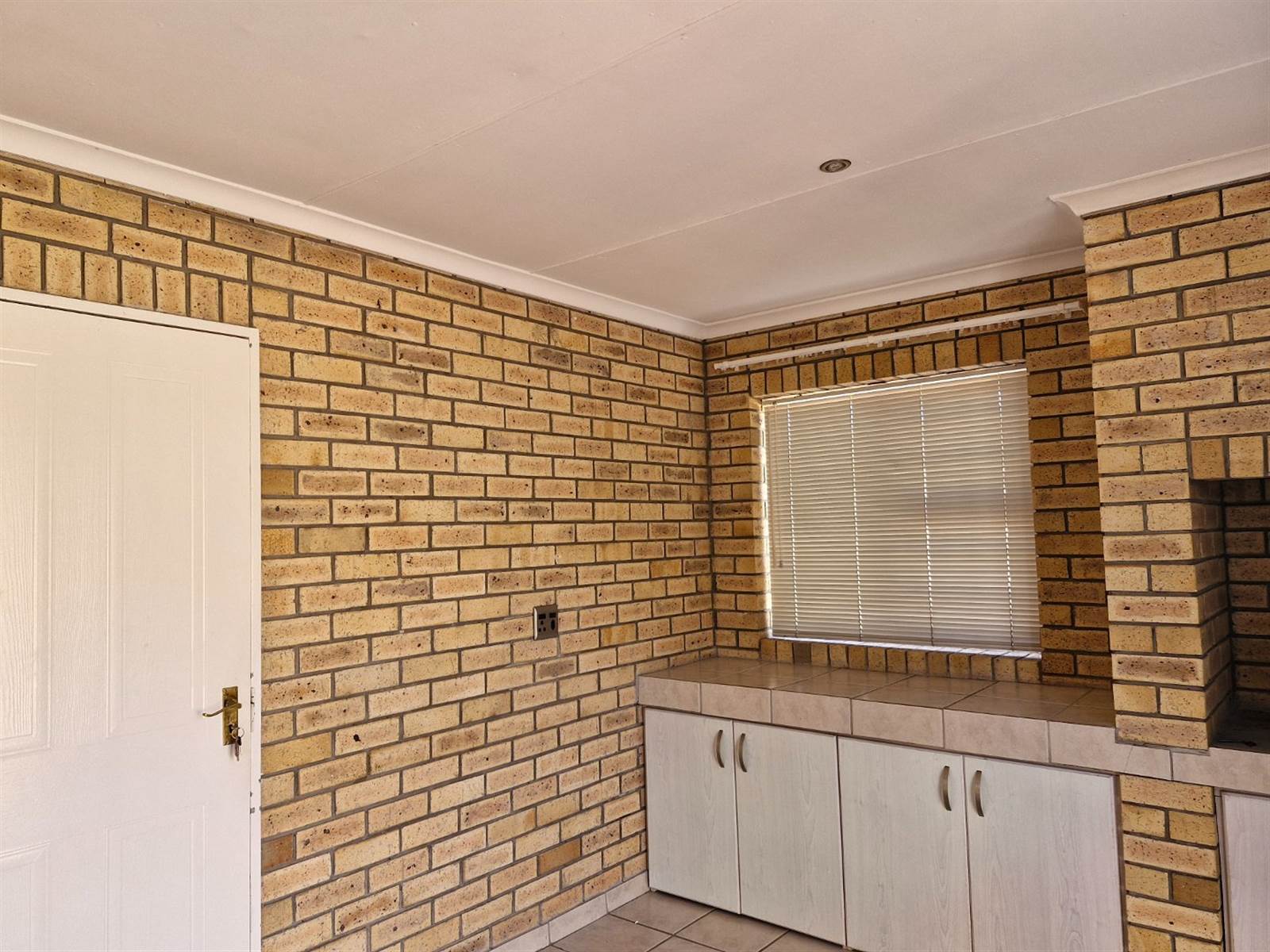 3 Bed Townhouse in Parsons Vlei photo number 10