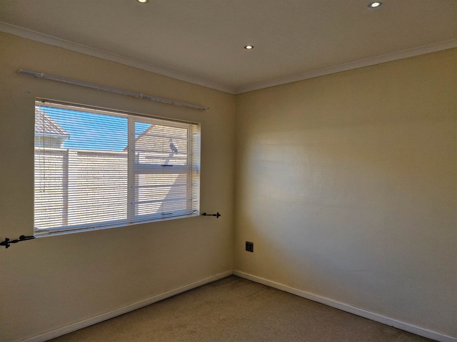 3 Bed Townhouse in Parsons Vlei photo number 13