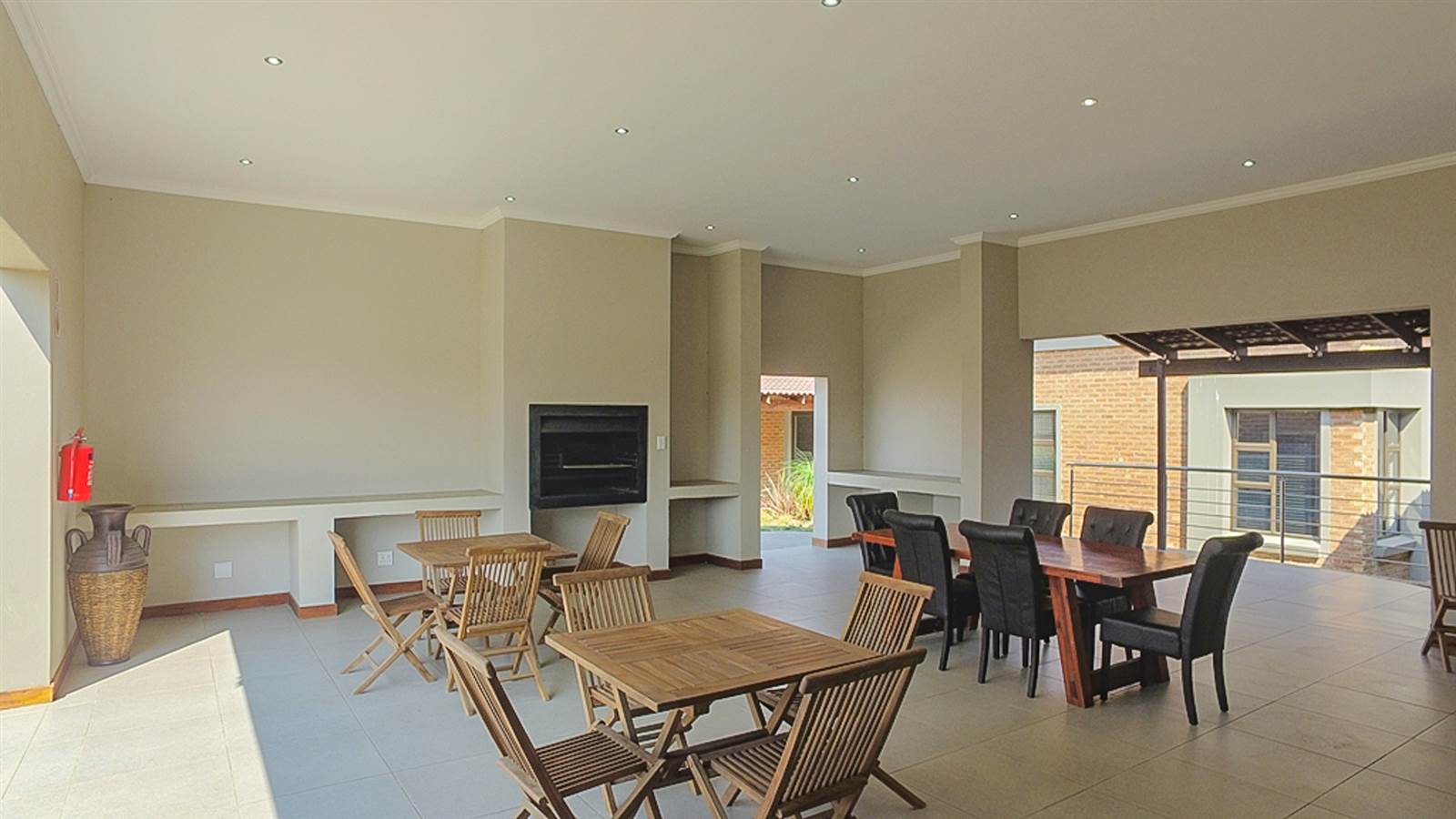 1 Bed Apartment in Trichardt photo number 7