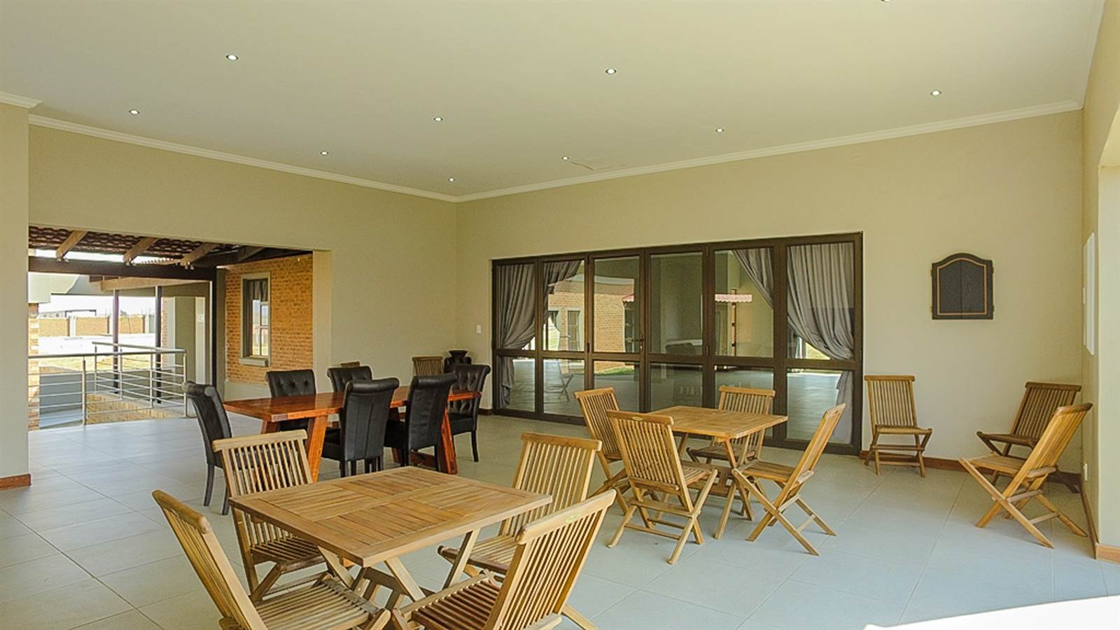 1 Bed Apartment in Trichardt photo number 8