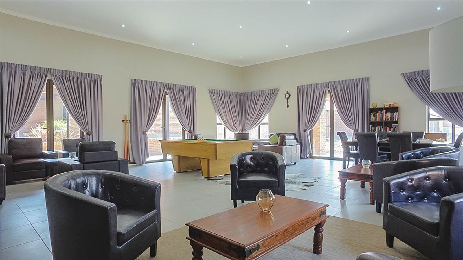 1 Bed Apartment in Trichardt photo number 14