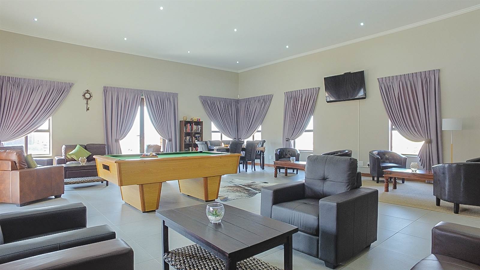 1 Bed Apartment in Trichardt photo number 13