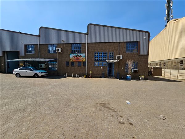 710  m² Industrial space