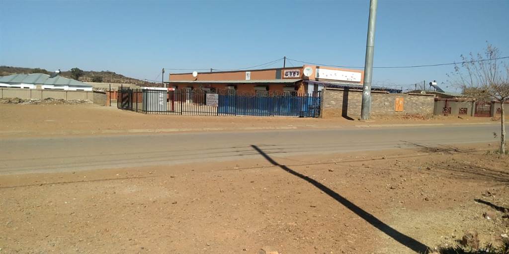Commercial space in Ikageng photo number 1