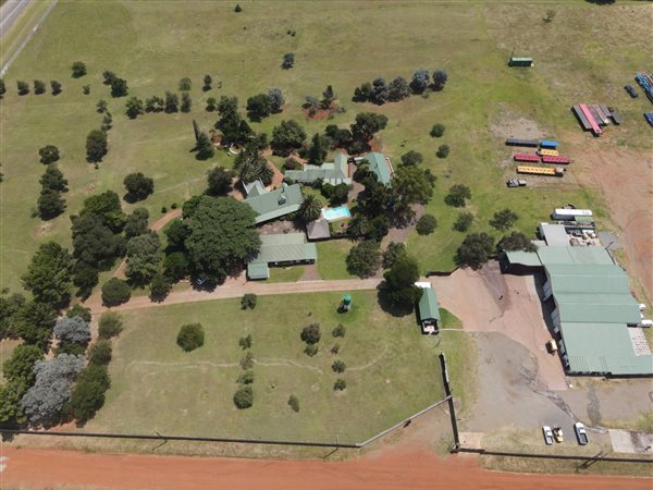 10.9 ha Smallholding