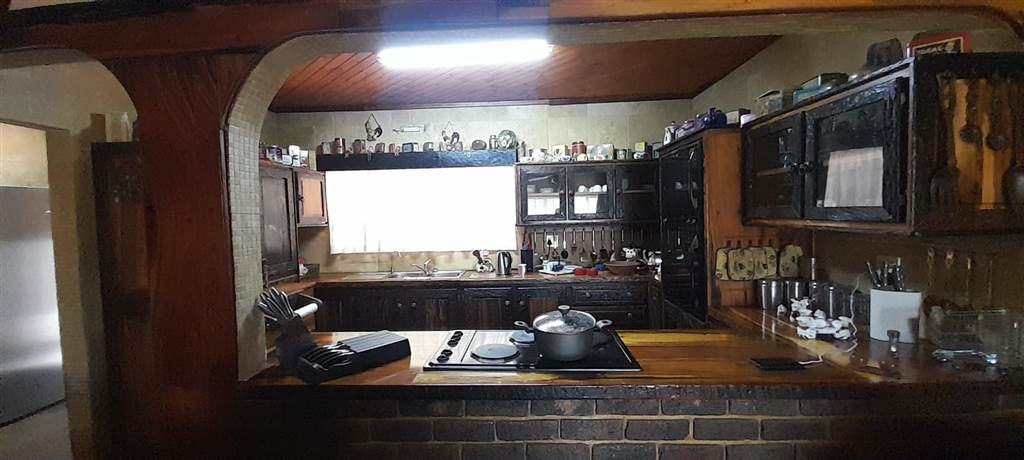 4 Bed House in Witbank Central photo number 6