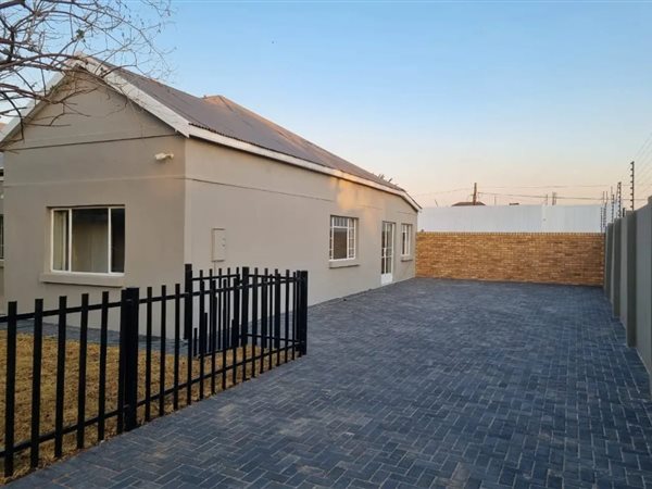 2 Bedroom House 2 Bedroom House