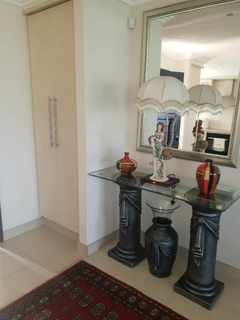 3 Bed Townhouse in Desainagar photo number 4