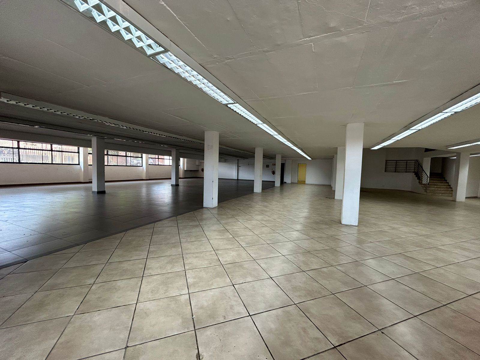 700  m² Commercial space in Windsor West photo number 7