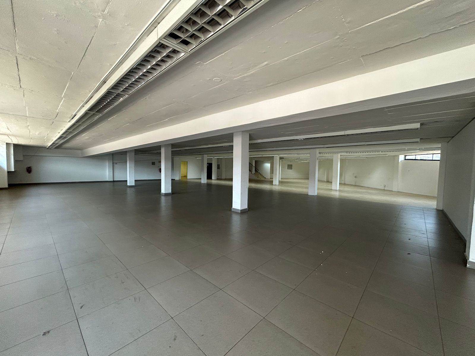 700  m² Commercial space in Windsor West photo number 5