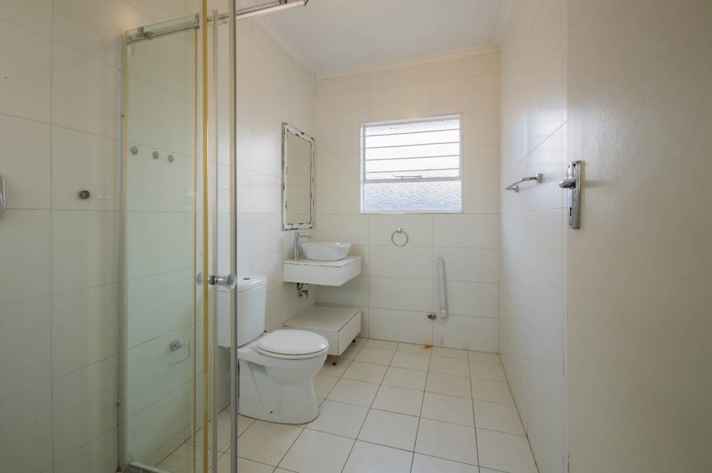 1 Bed Apartment in Corlett Gardens photo number 7