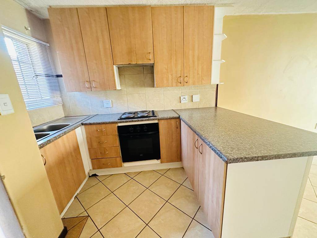 2 Bed Apartment in The Orchards photo number 8