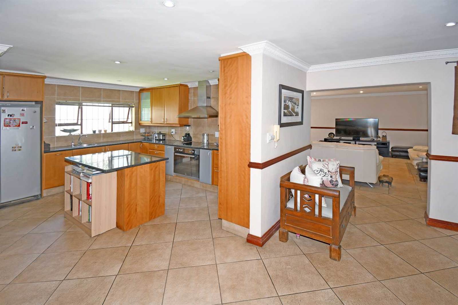 4 Bed House in Fourways Gardens photo number 11