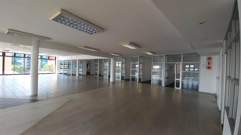 2800  m² Commercial space in Menlyn photo number 9