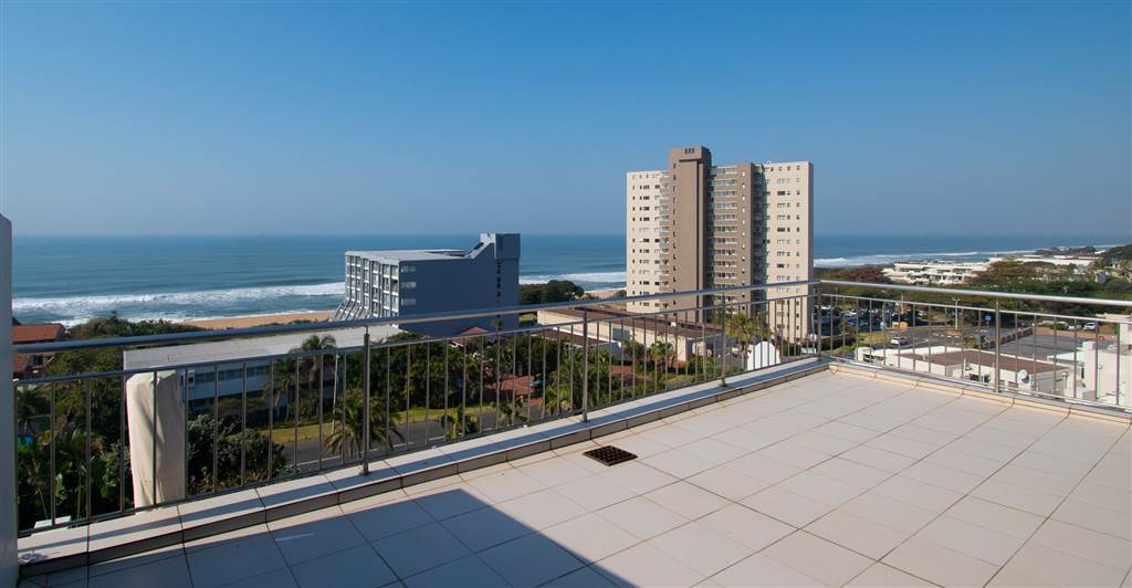 4 Bed Penthouse in Umhlanga Rocks photo number 20