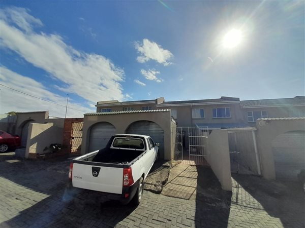 3 Bed Townhouse in Amalinda North