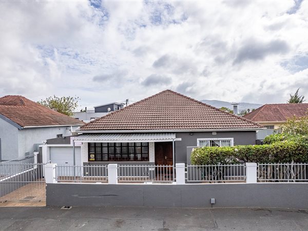 4 Bed House in Parow Valley
