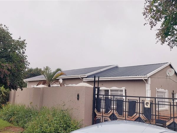 4 Bedroom House 4 Bedroom House