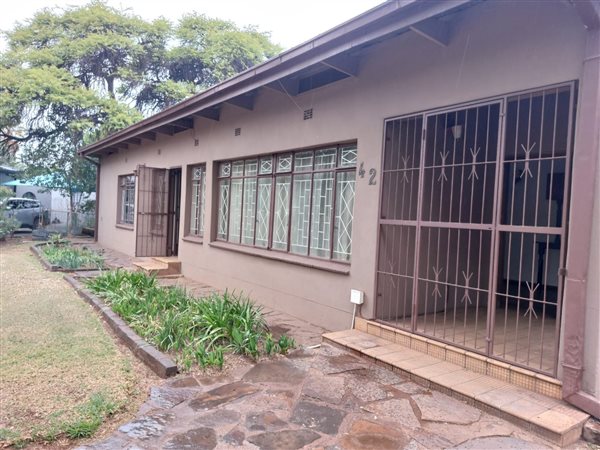 4 Bedroom House 4 Bedroom House