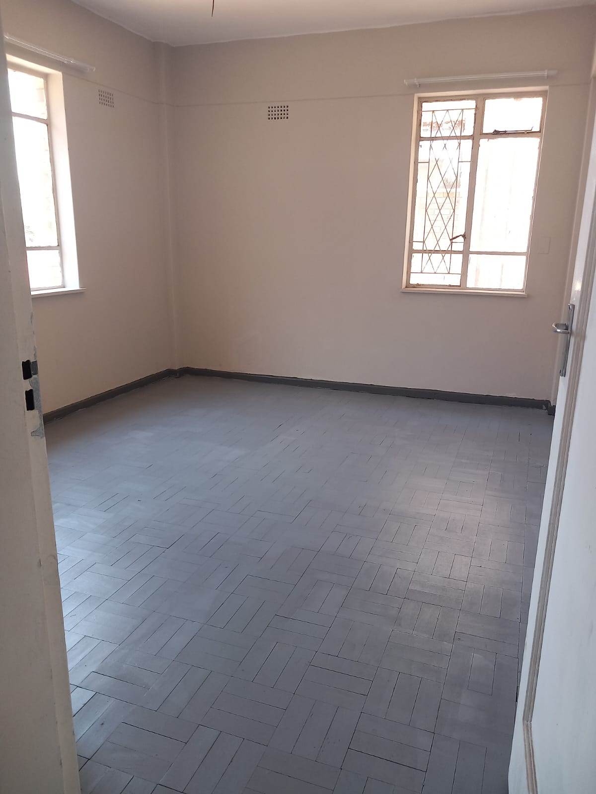 Studio Apartment in Yeoville photo number 6