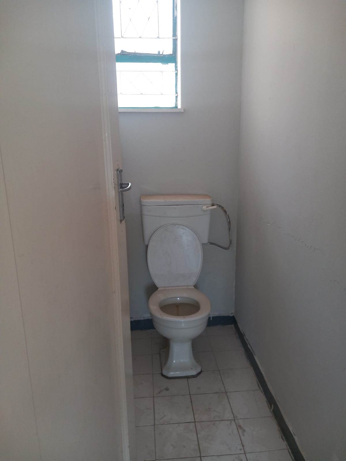 Studio Apartment in Yeoville photo number 3