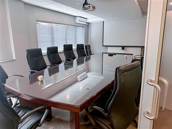 1 055 m² Commercial space 1 055 m² Commercial space