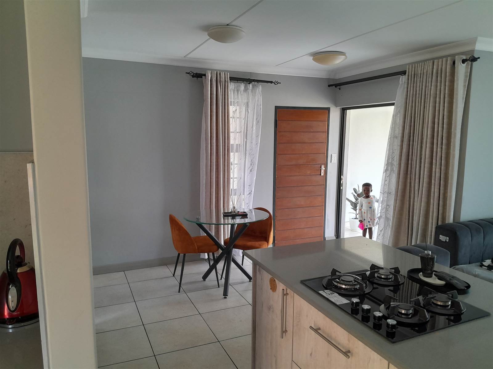 3 Bed Townhouse in Derdepoort photo number 8