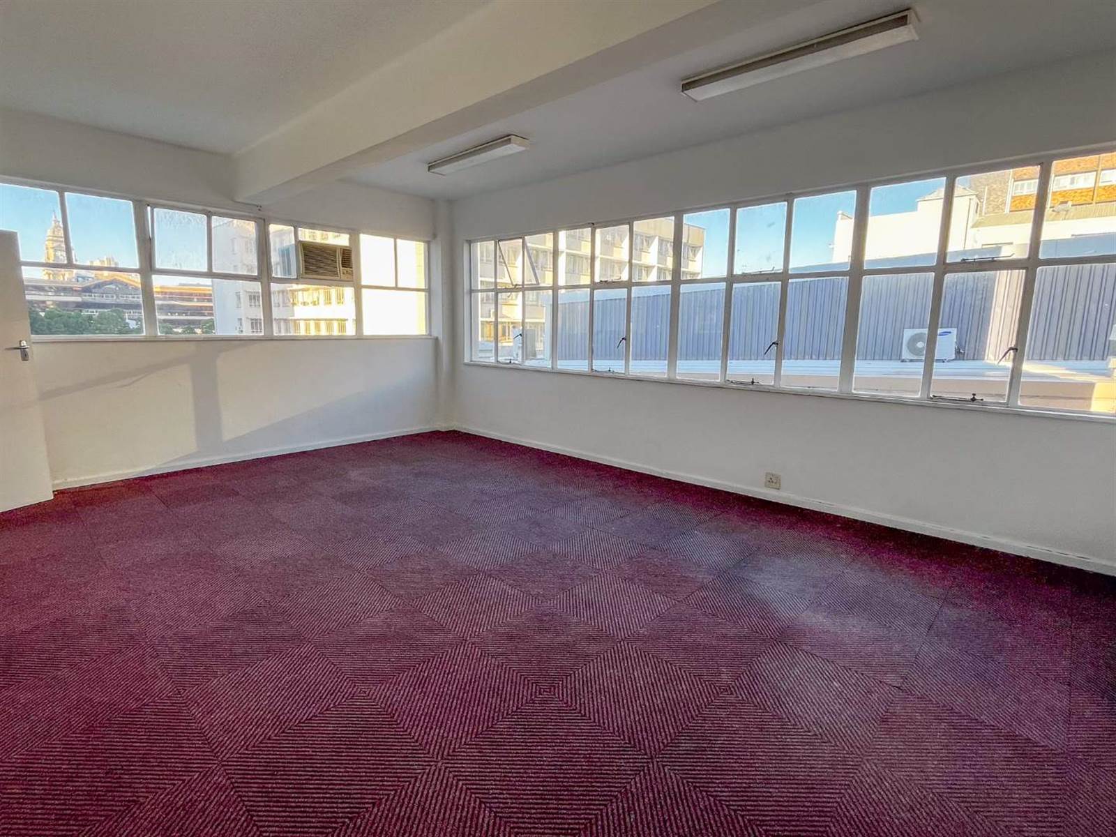 270  m² Office Space in Cape Town City Centre photo number 12