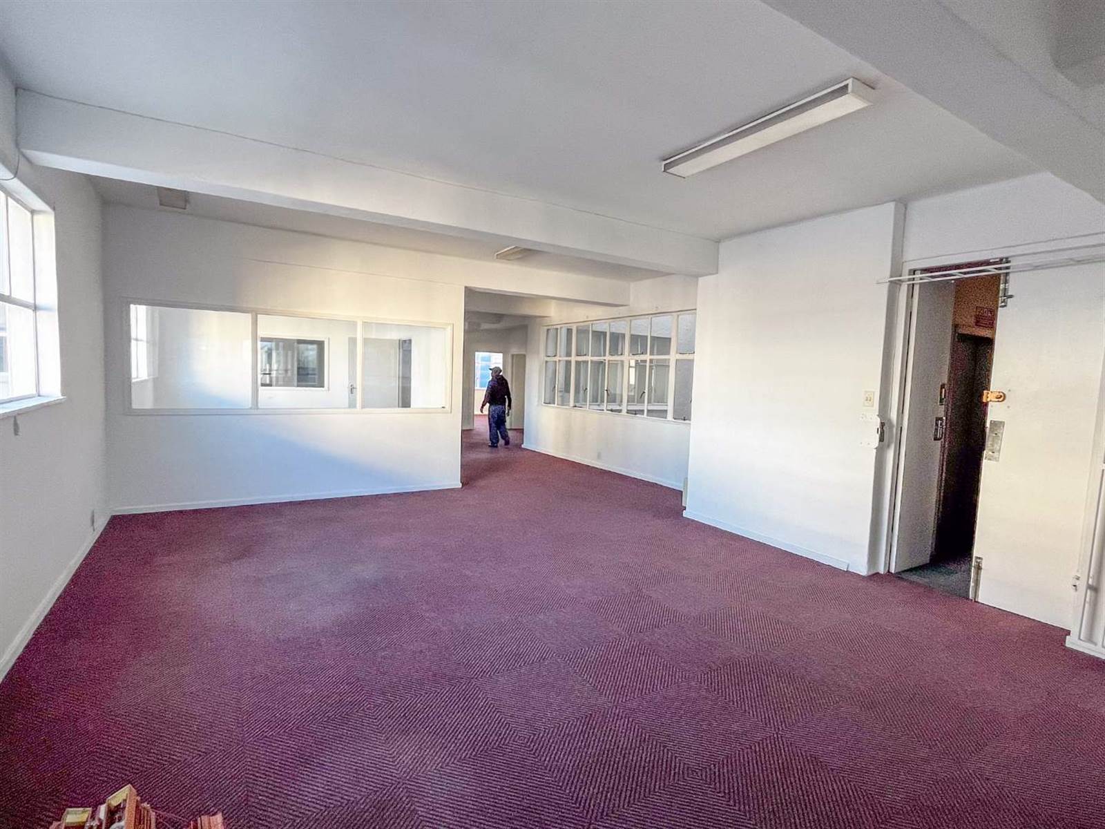 270  m² Office Space in Cape Town City Centre photo number 4