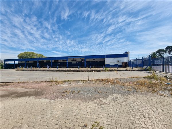 4 834  m² Industrial space