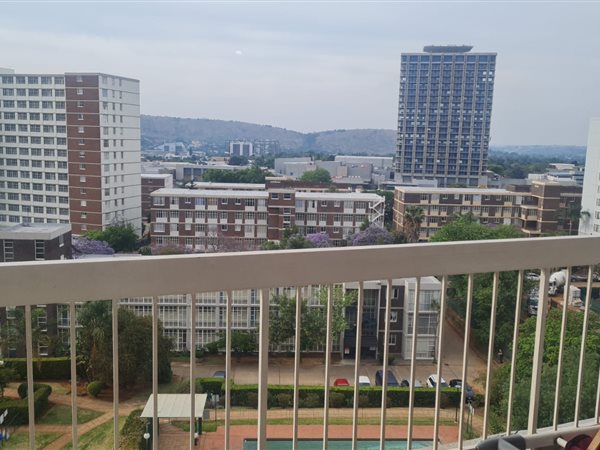 3 Bed Apartment in Bedford Gardens